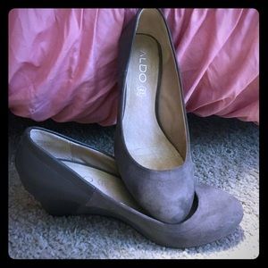 Gray Aldo faux suede wedge heels, size 7